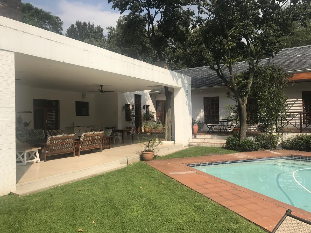 Waterfall Cottages ヨハネスブルグ エクステリア 写真